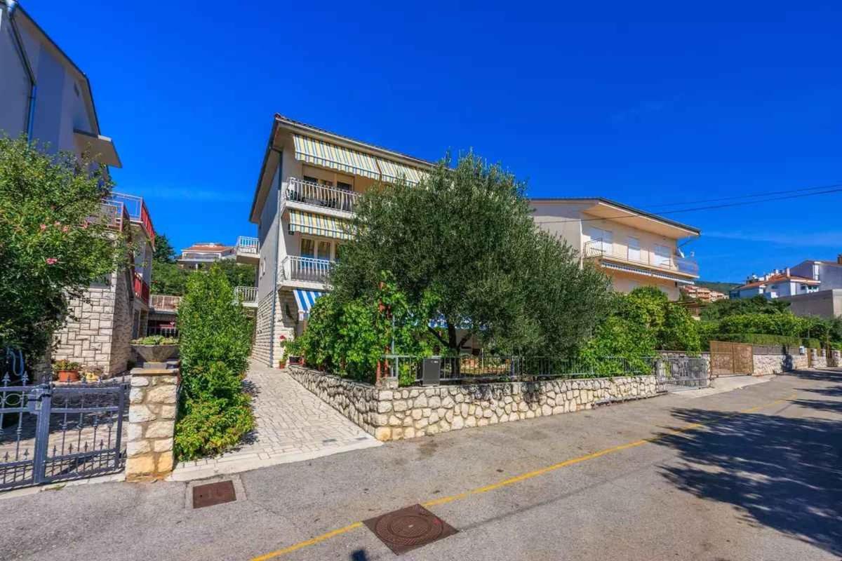 Four-Bedroom Apartment In Crikvenica II Экстерьер фото